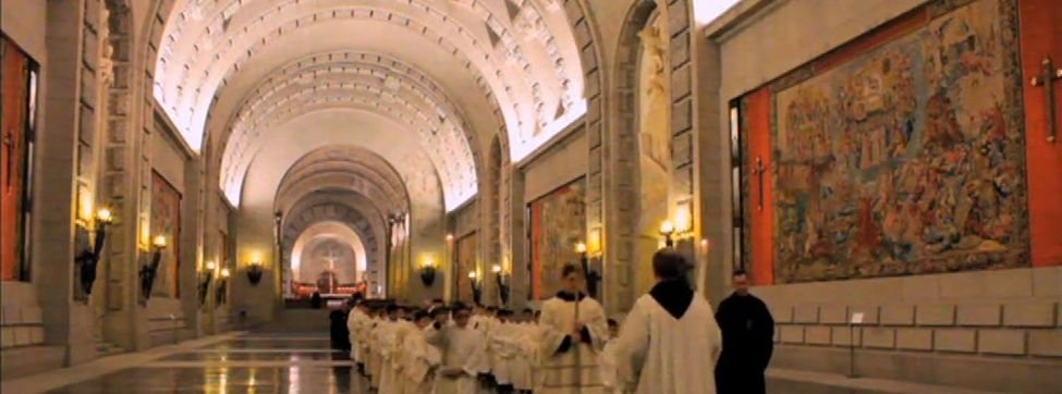 Los privilegios de los monjes del Valle: 340.000 euros por rezar, gastos pagados y al amparo de una fundación opaca y franquista