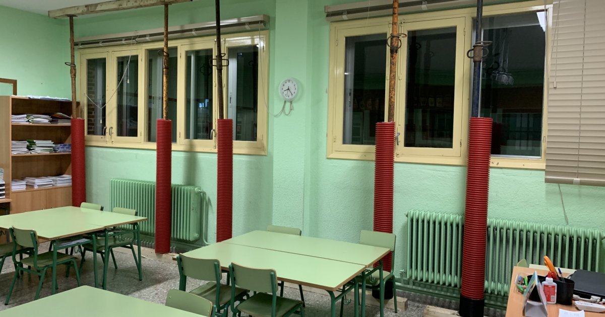 Familias do colexio de Sarria apuntalado advirten de que "non temos a seguridade de que non haxa risco para os nenos" - Praza Pública