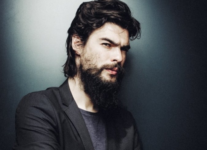 Óliver Laxe a Shakira: ‘como fan en España para pronunciarche ben o nome? ‘ | Tempos Galegos