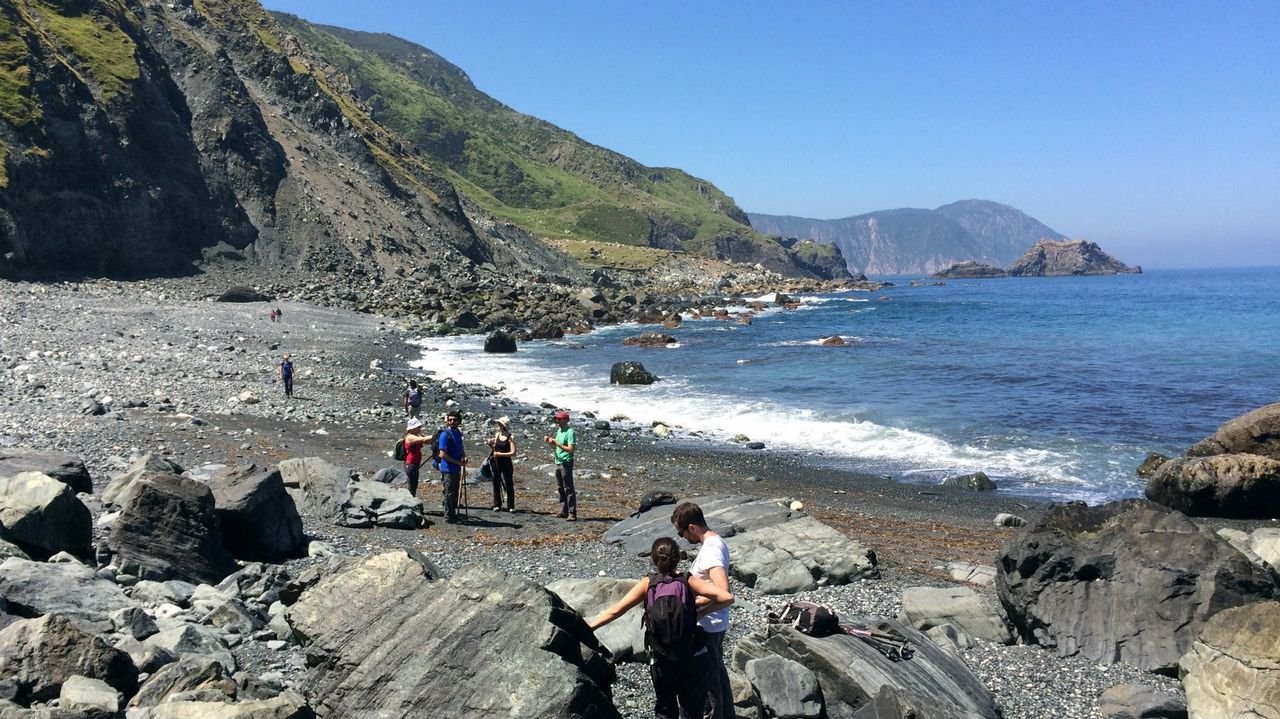 La única playa de arena negra no volcánica del planeta está en Galicia