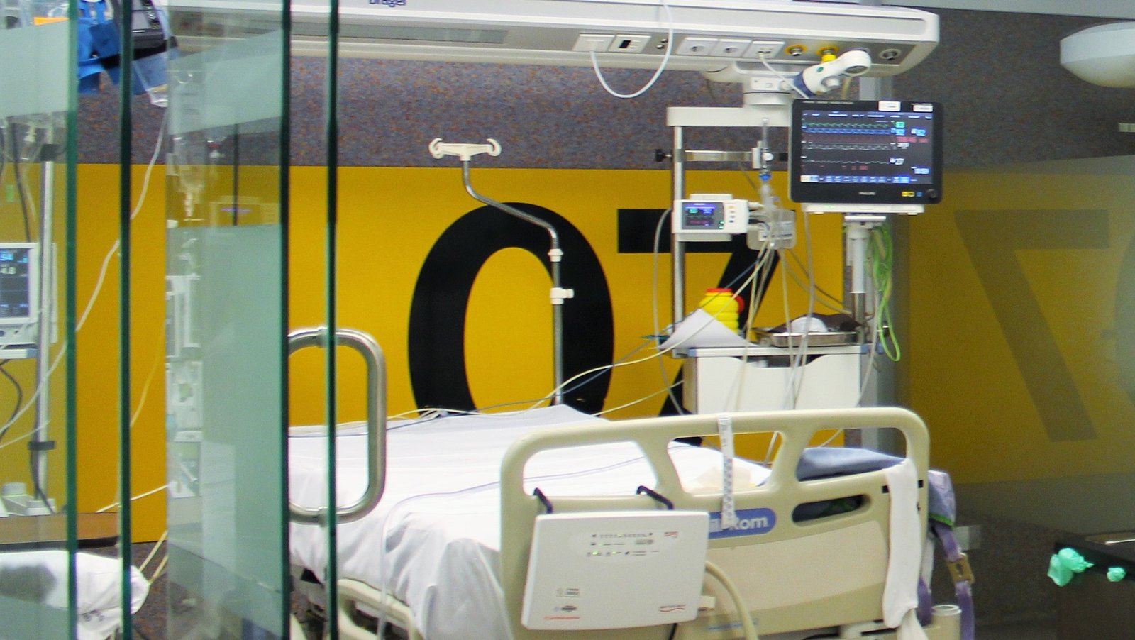 Denuncian que o Sergas rescinde contratos das profesionais sanitarias en plantas de COVID-19