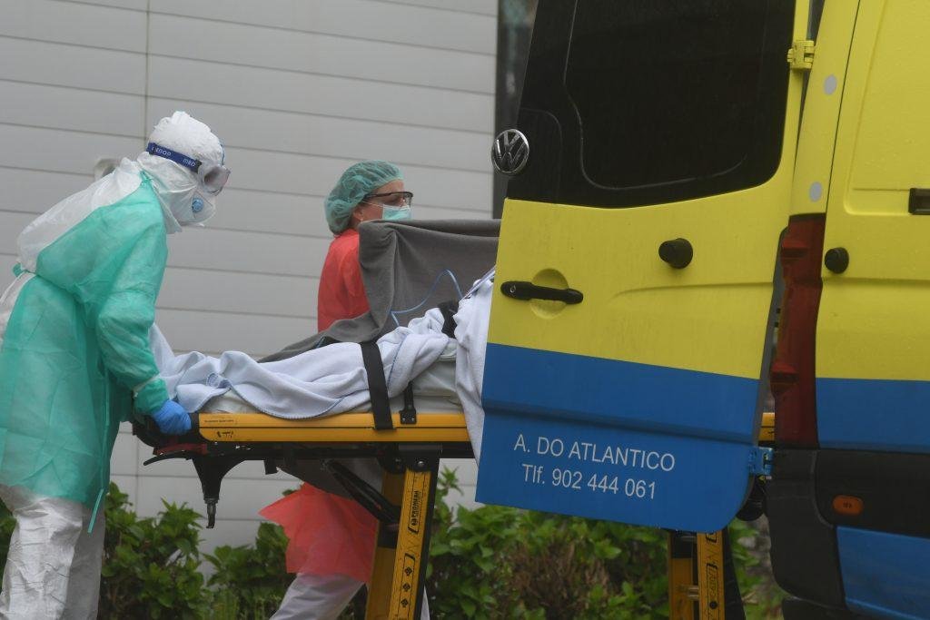 "A Xunta deixa as residencias intervidas sen persoal cualificado... Só lle interesa ocultar os mortos"