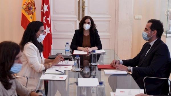 Comunidad de Madrid: El Gobierno de Ayuso sostiene que mandó "por error" el protocolo que desaconsejaba enviar ancianos a hospitales - Público