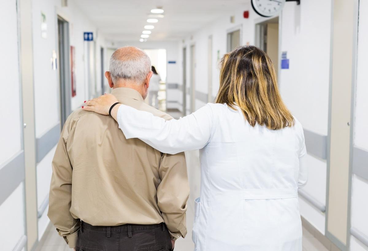 O Sergas recomendou restrinxir o uso de máscaras nos hospitais nos momentos máis duros da pandemia