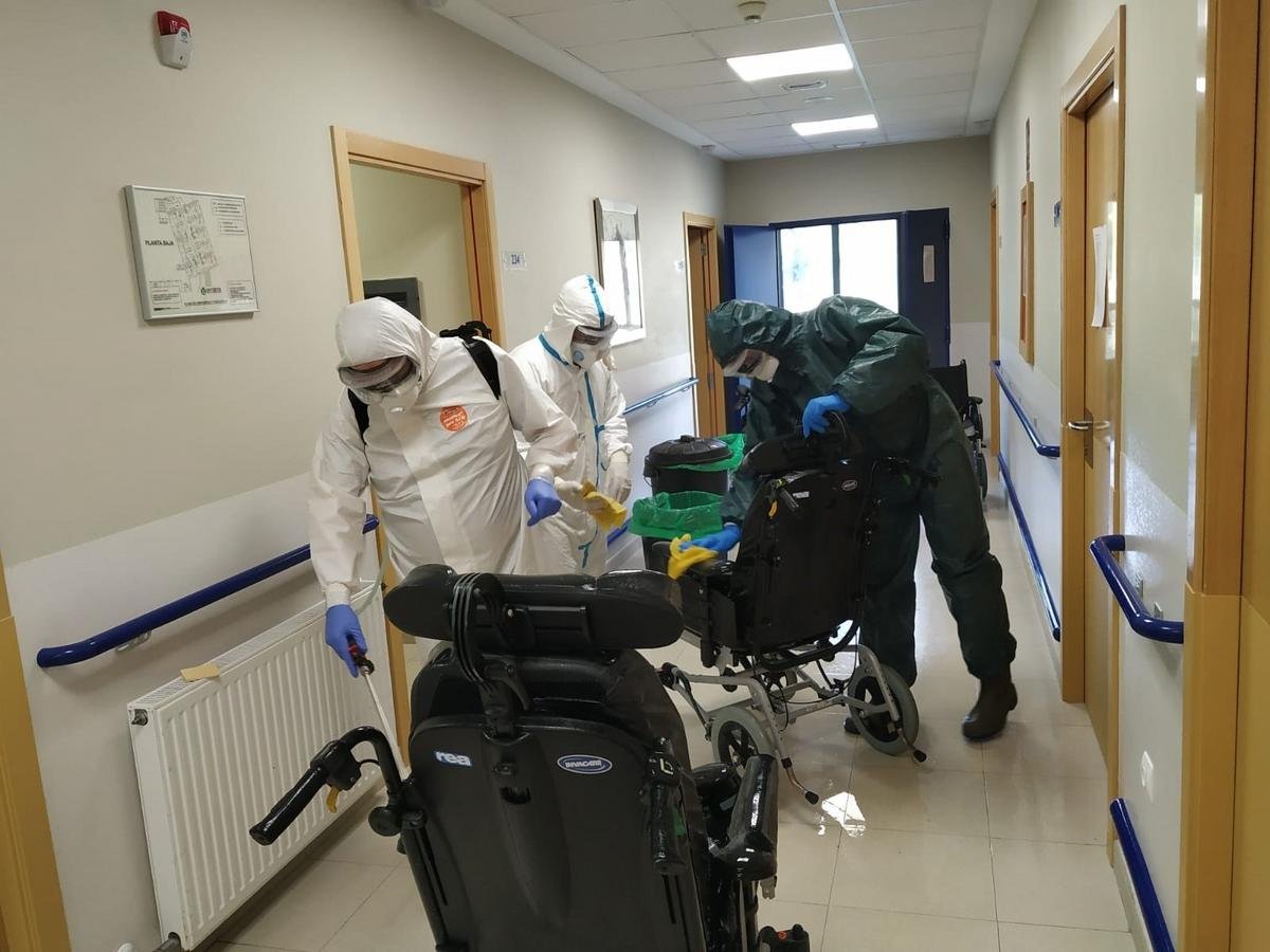 Feijóo pídelle ao Goberno central que compense á Xunta por atender aos maiores nas residencias e non nos hospitais