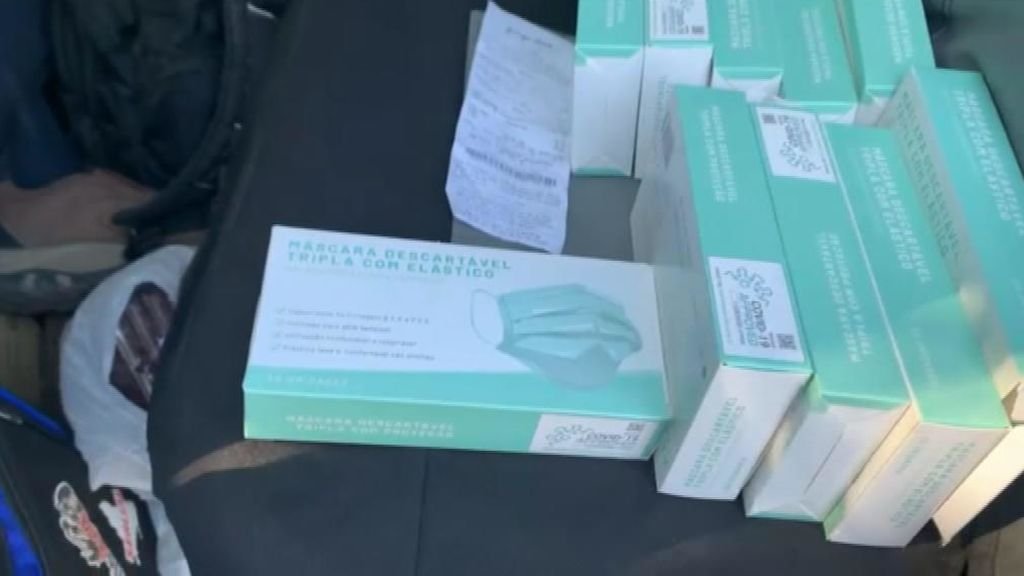 A comprar mascarillas a Portugal: "20 a 1,74 euros. Señores políticos así se lucha contra el virus" - NIUS