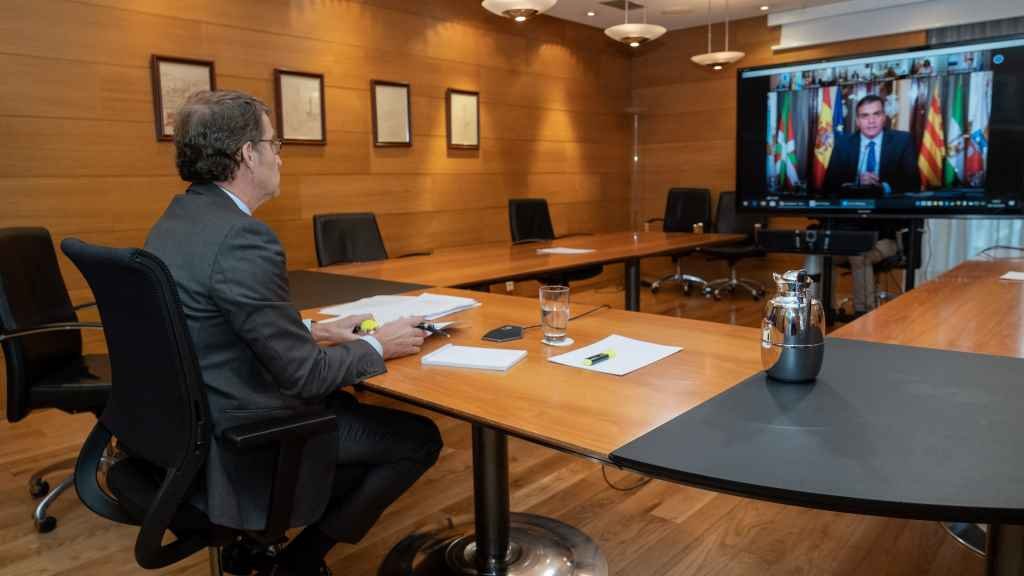 Feixoo critica o estado de alarma que se "carga" o Nadal
