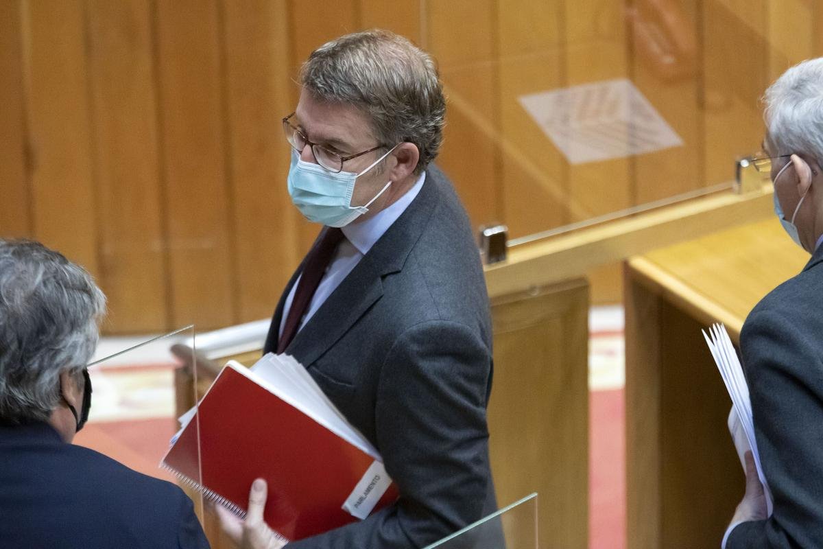 Falan os universitarios: “bótannos a culpa para tapar a pésima xestión da pandemia”