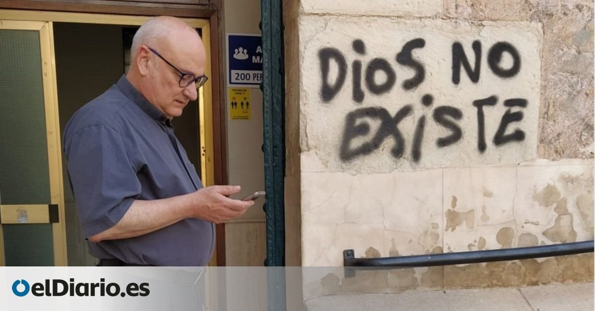 Pide el voto para la derecha y marca los nichos sin pagar: así es el cura de Murcia que dice que la 'ley Celaá' quiere "matar" a los niños con necesidades especiales