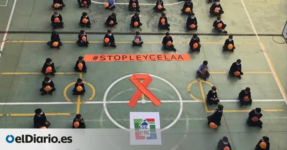 La concertada se echa a la calle y utiliza alumnado menor de edad para protestar contra la 'ley Celaá'