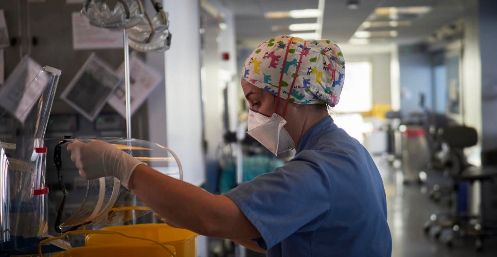 Segue a aumentar a presión hospitalaria e os casos activos abeiran os 6.000