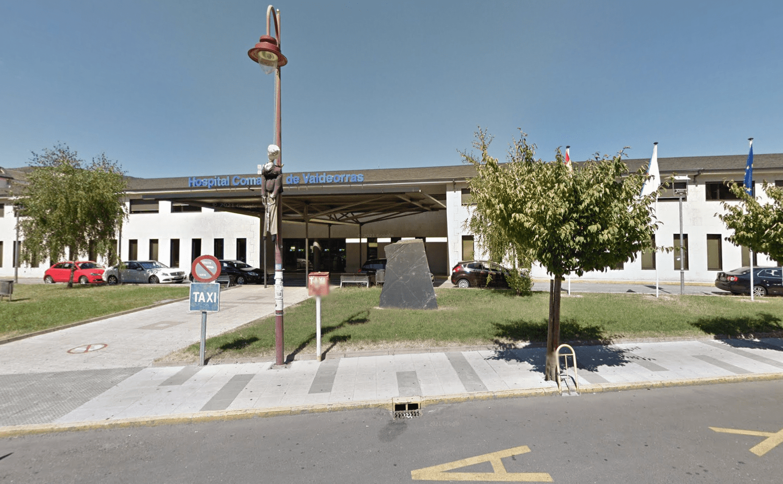 La sanidad gallega da cita para diciembre del 2022 a una mujer de noventa años a la que debe retirar una escayola | Público