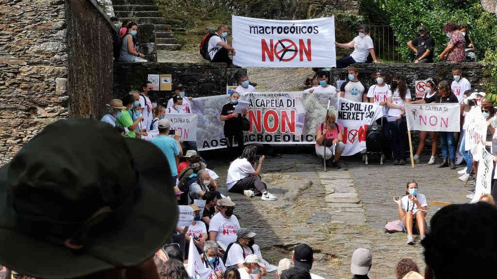 Caaveiro reúne unha mobilización nacional contra os eólicos na Galiza