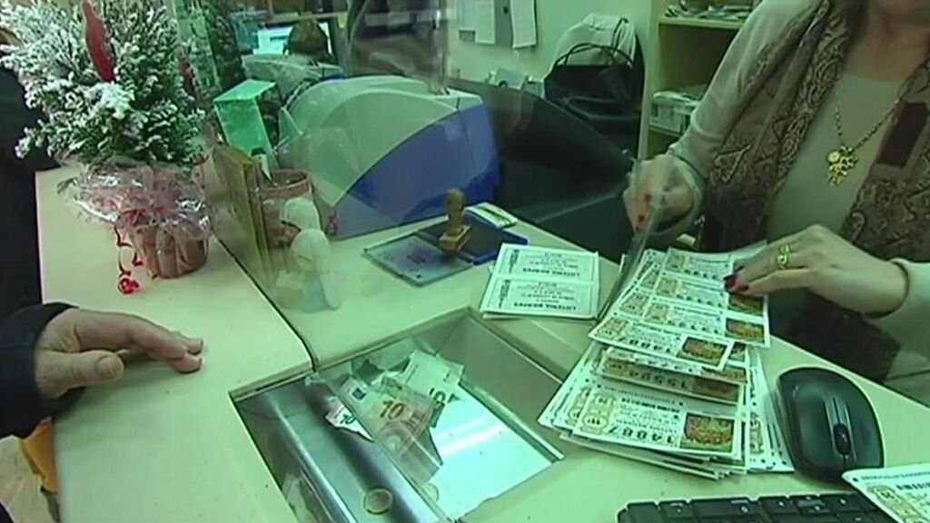 Polémica con la lotería de Navidad: ya son 56 números cantados, pero no premiados | Cuatro al día