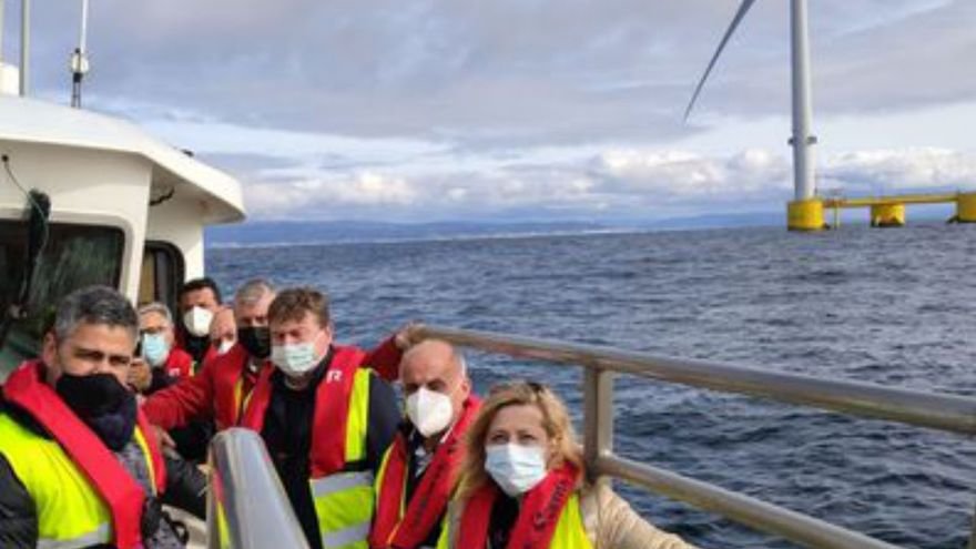 Os pescadores galegos coñecen o impacto da eólica mariña en Viana - Faro de Vigo