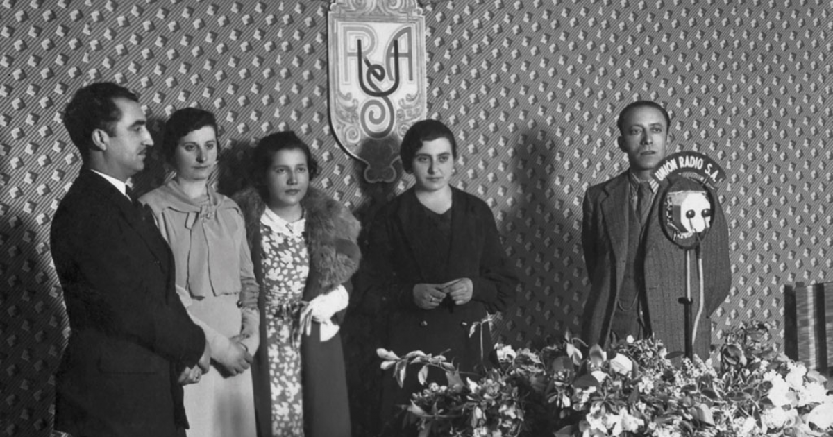 Unha ducia de momentos fundamentais na historia da radio en Galicia - Praza Pública