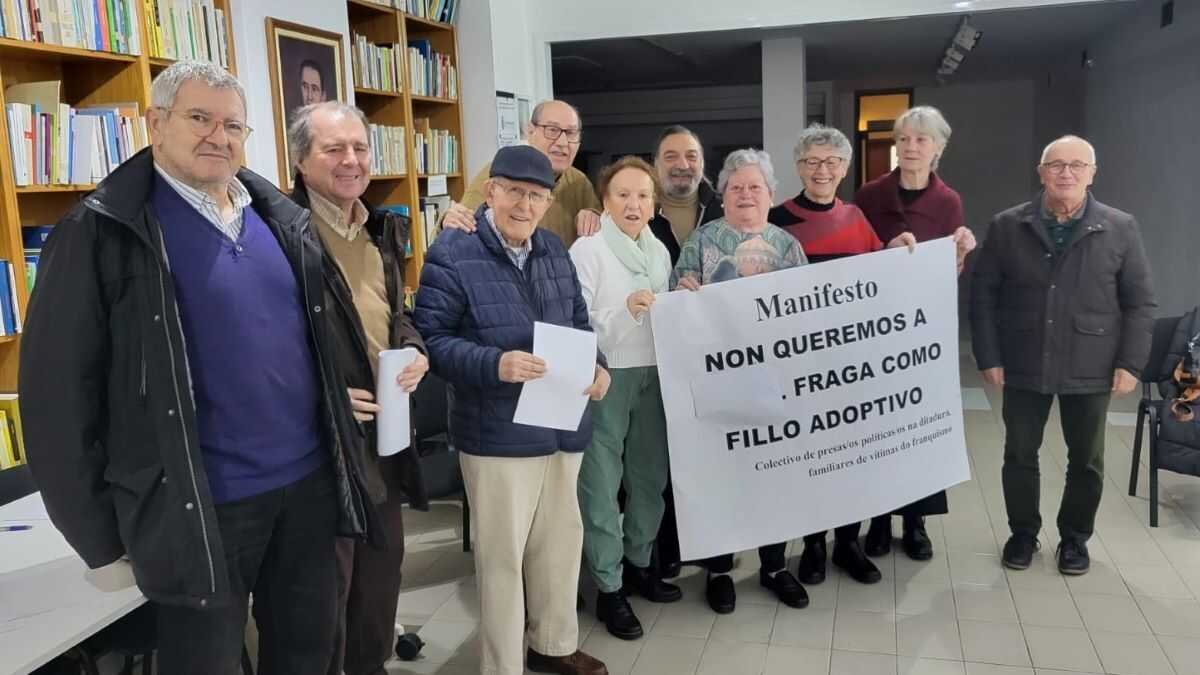 Vítimas do franquismo reclaman retirar a distinción de fillo adoptivo a Manuel Fraga