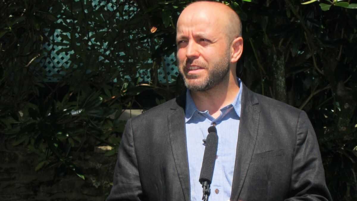 O lobby eólico impón a súa lei no TSXG: os motivos detrás do traslado forzoso do xuíz Luís Villares